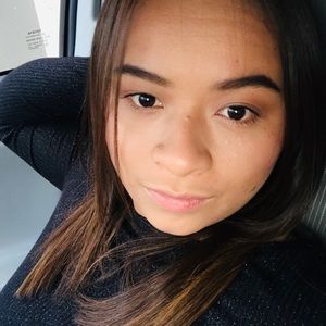 Meet your Posher, Carolina